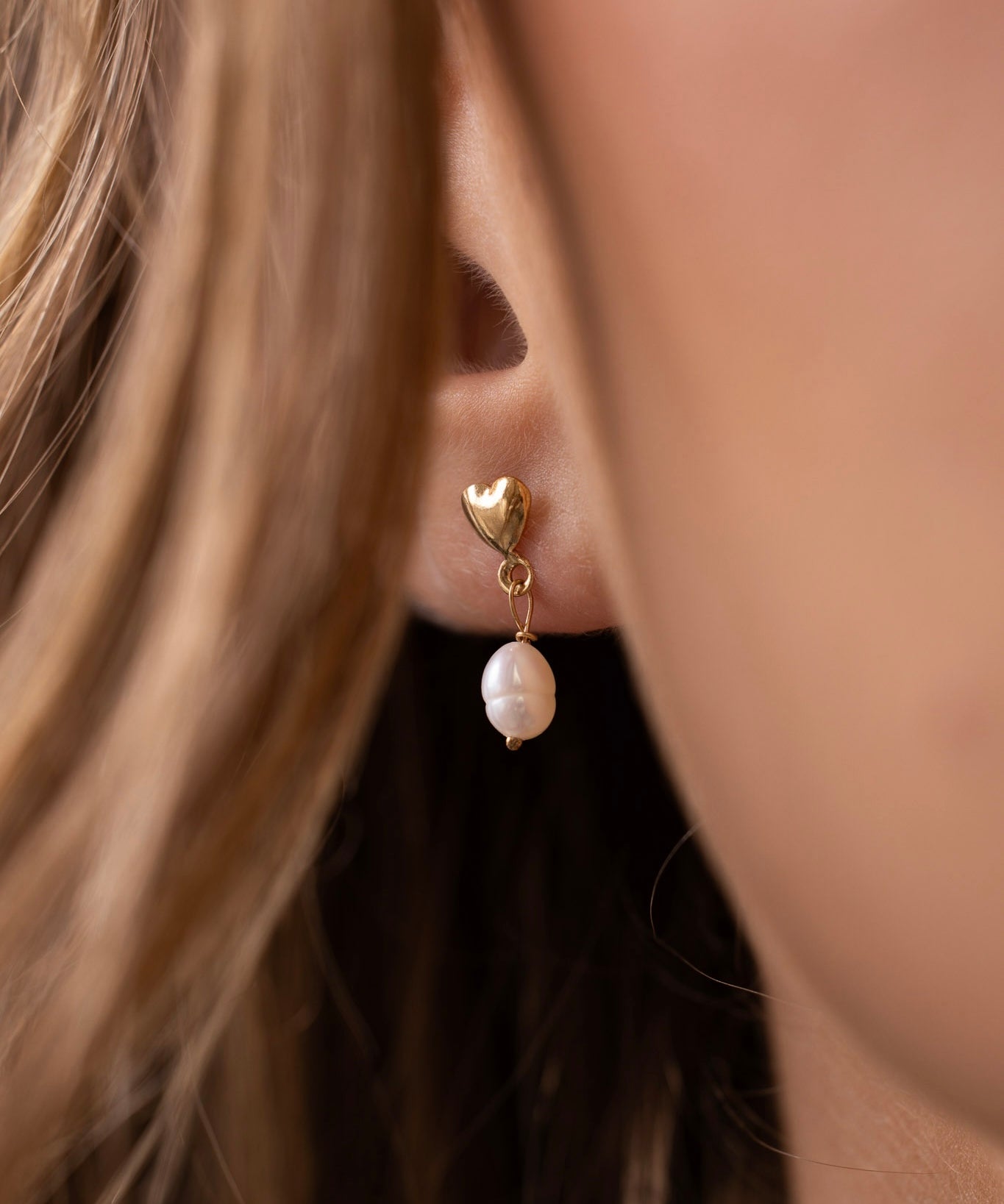 HEART PEARL studs