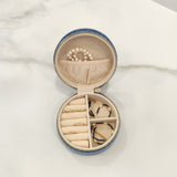 VELVET JEWELRY BOX - round & light blue