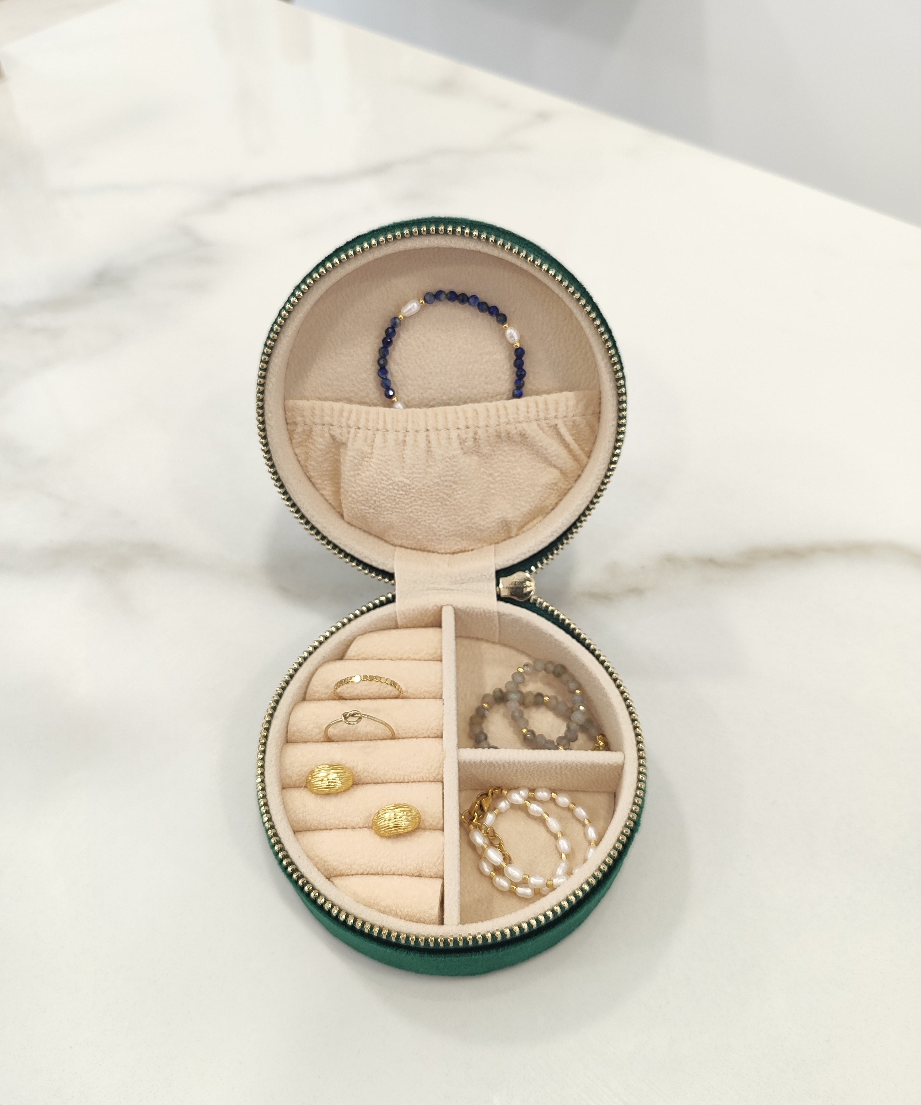 VELVET JEWELRY BOX - round & green