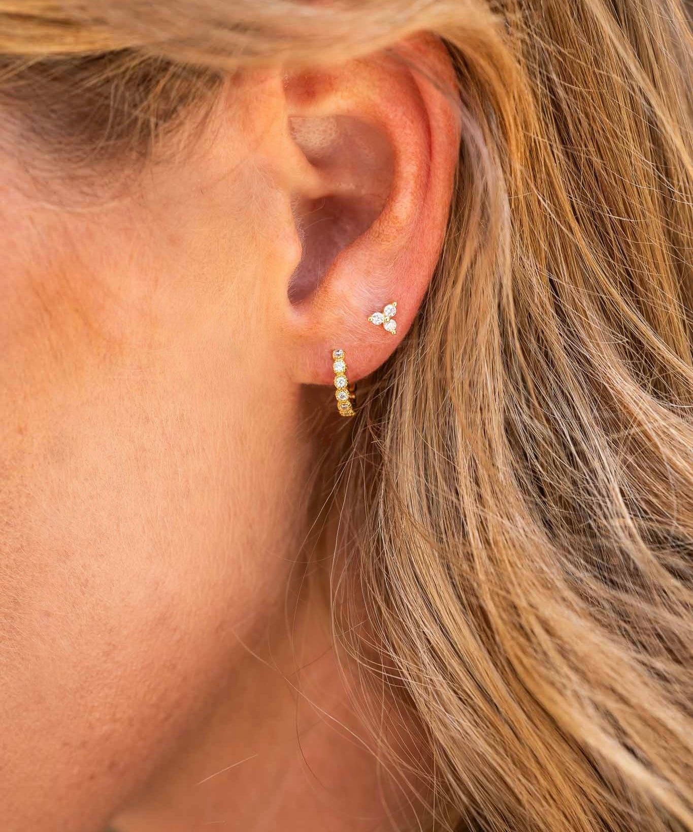 EMMA white studs gold